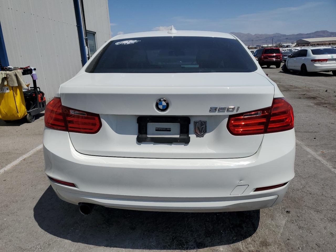 Photo 5 VIN: WBA3B1G53FNT01918 - BMW 320I 