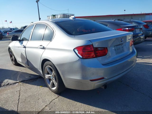 Photo 2 VIN: WBA3B1G54FNT03077 - BMW 320I 