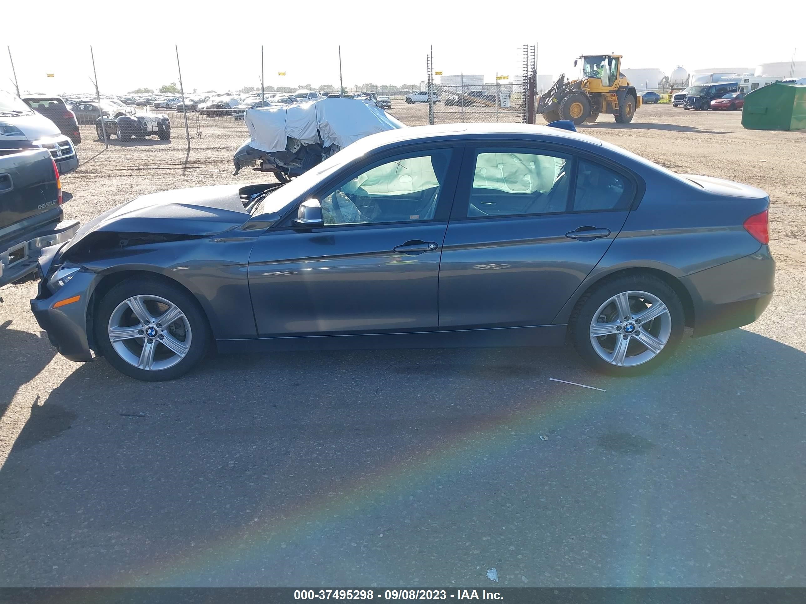 Photo 13 VIN: WBA3B1G58FNT05401 - BMW 3ER 