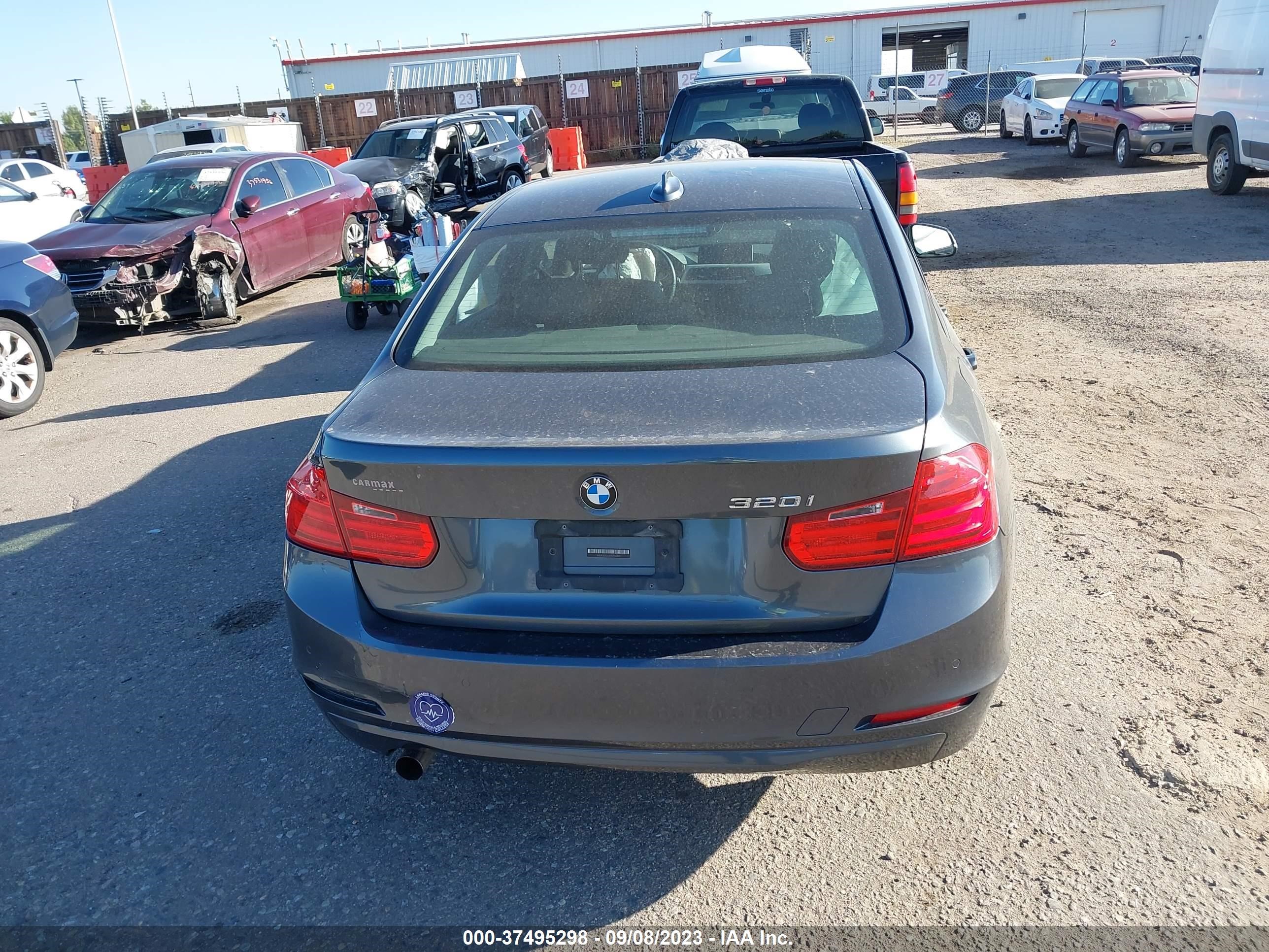 Photo 15 VIN: WBA3B1G58FNT05401 - BMW 3ER 