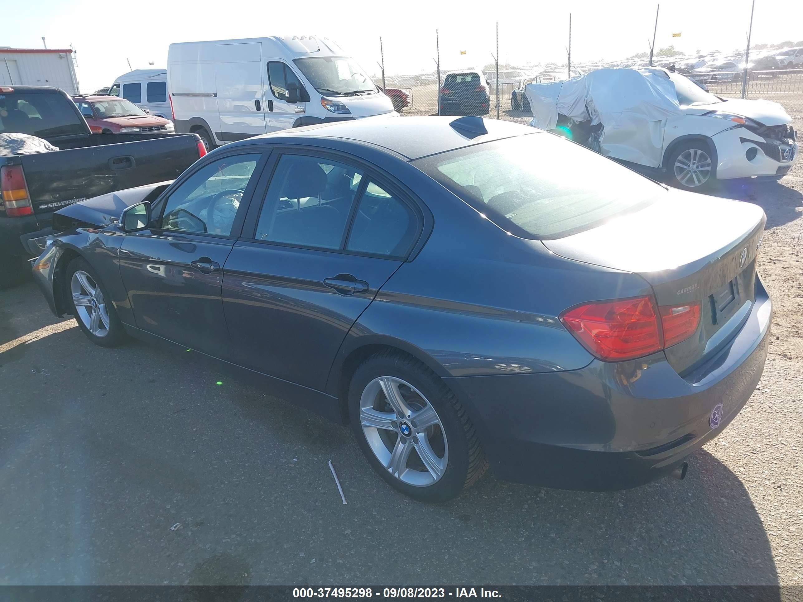 Photo 2 VIN: WBA3B1G58FNT05401 - BMW 3ER 