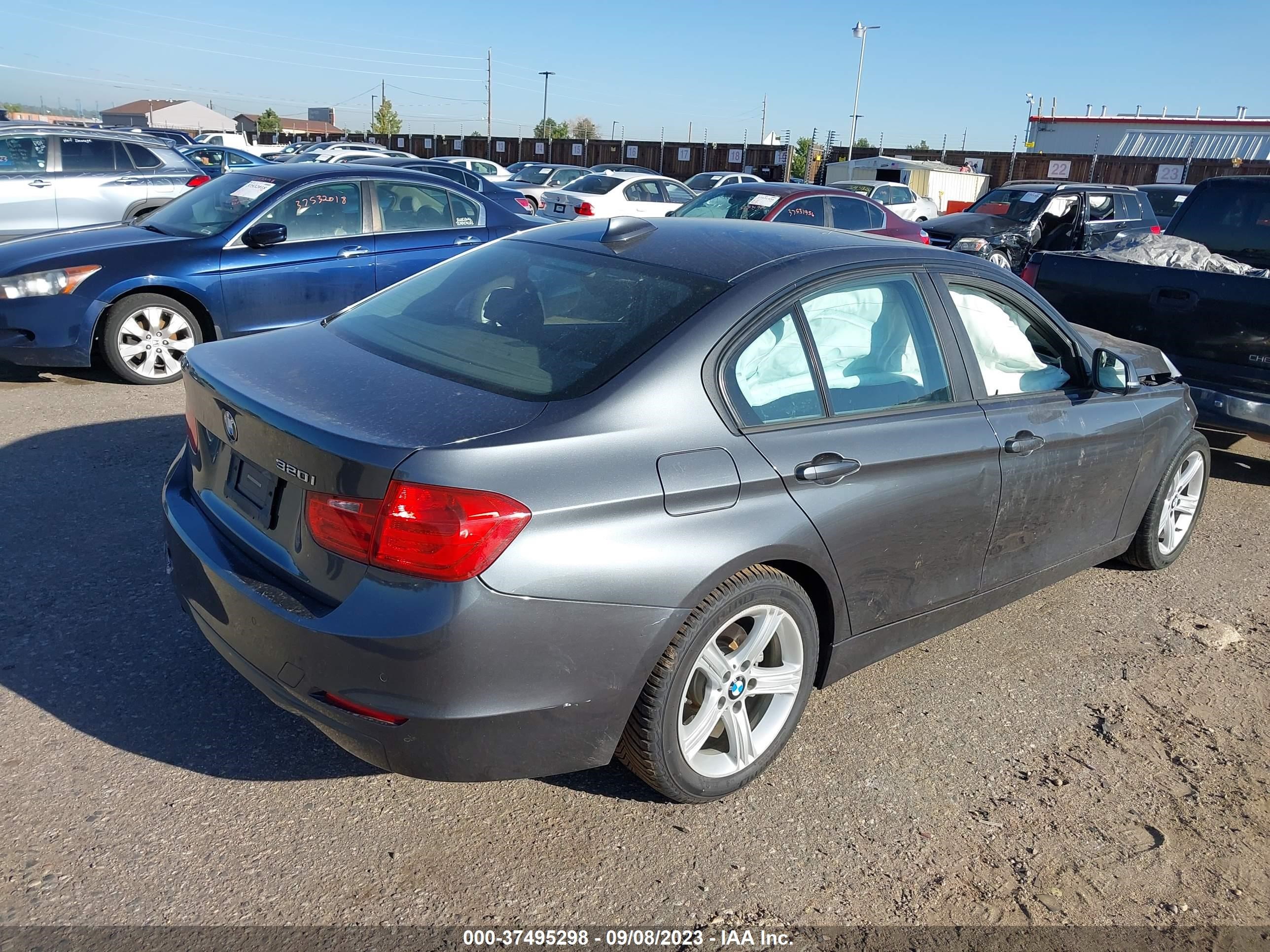 Photo 3 VIN: WBA3B1G58FNT05401 - BMW 3ER 