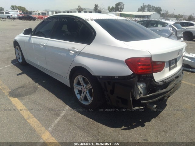 Photo 2 VIN: WBA3B1G59ENS79129 - BMW 3 