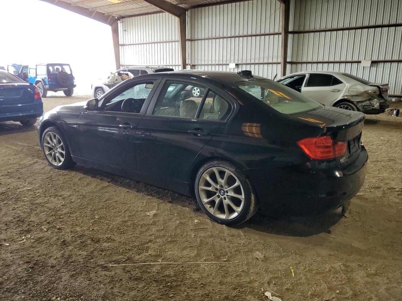 Photo 1 VIN: WBA3B1G59ENT00285 - BMW 3ER 