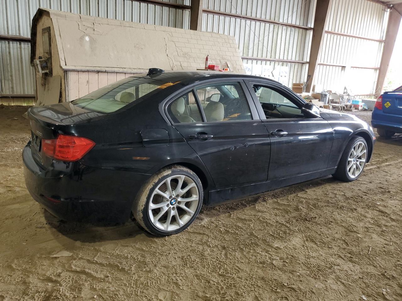 Photo 2 VIN: WBA3B1G59ENT00285 - BMW 3ER 