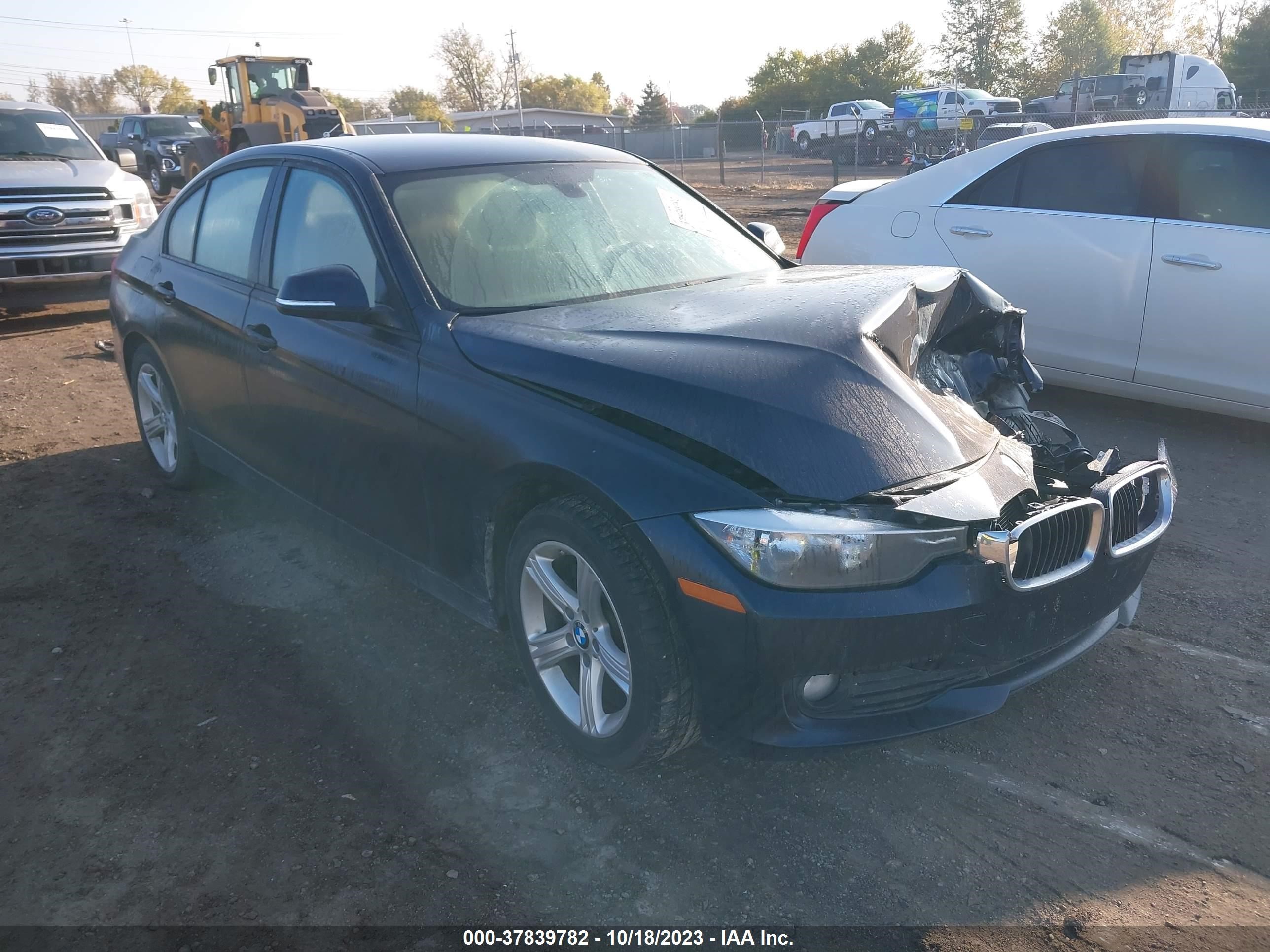 Photo 0 VIN: WBA3B1G59FNT02510 - BMW 3ER 