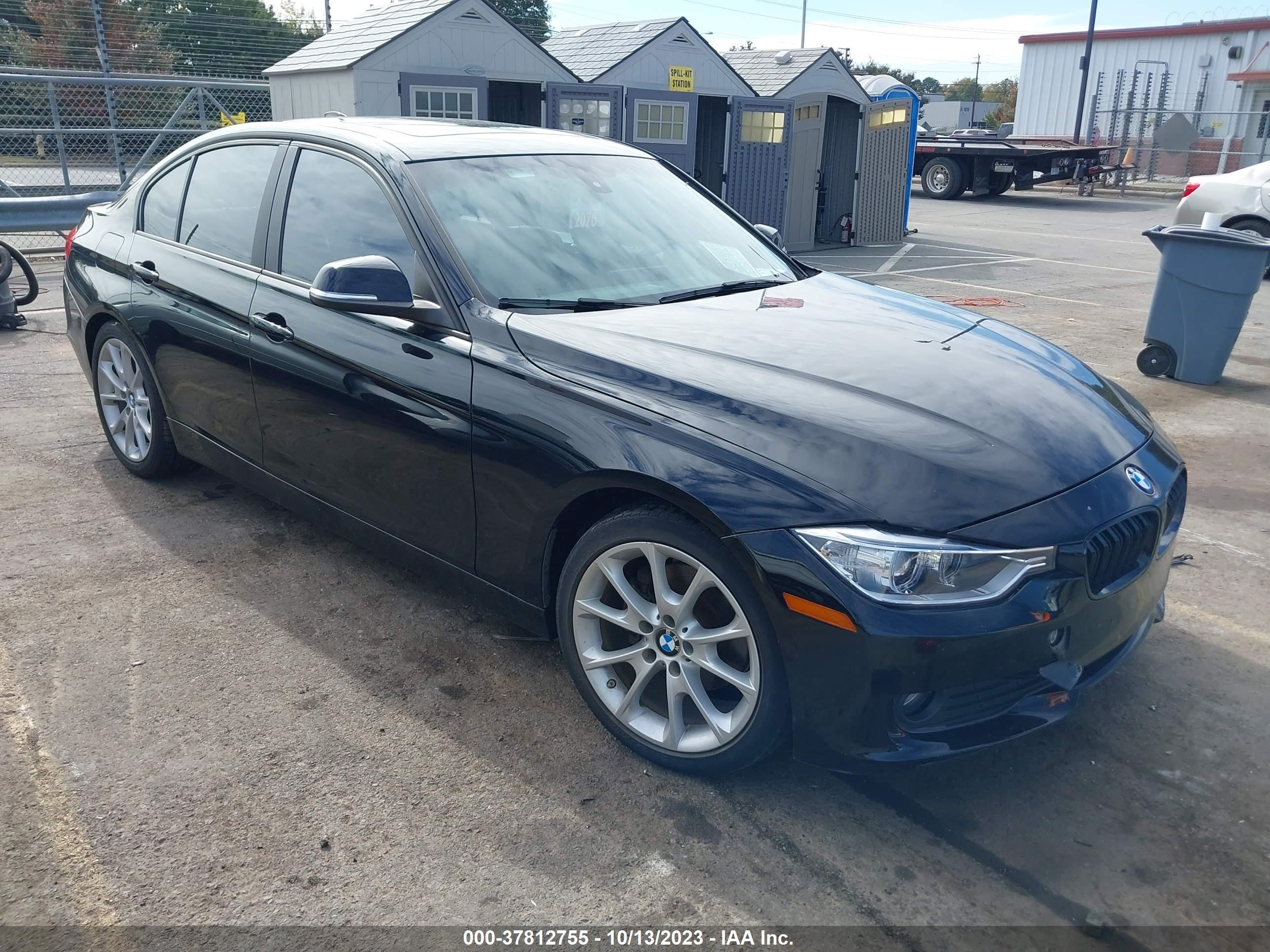 Photo 12 VIN: WBA3B1G5XENS77812 - BMW 3ER 