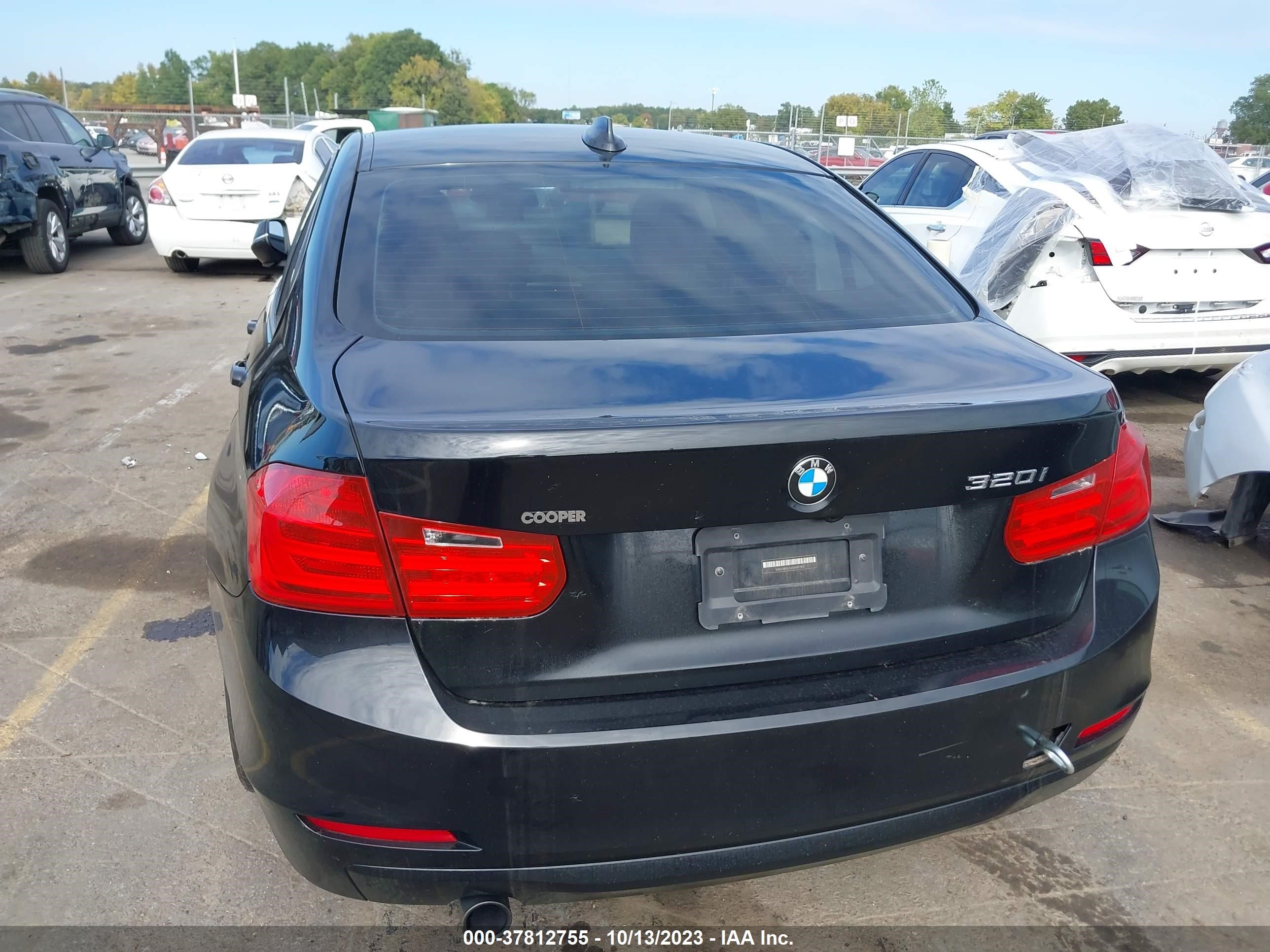 Photo 15 VIN: WBA3B1G5XENS77812 - BMW 3ER 