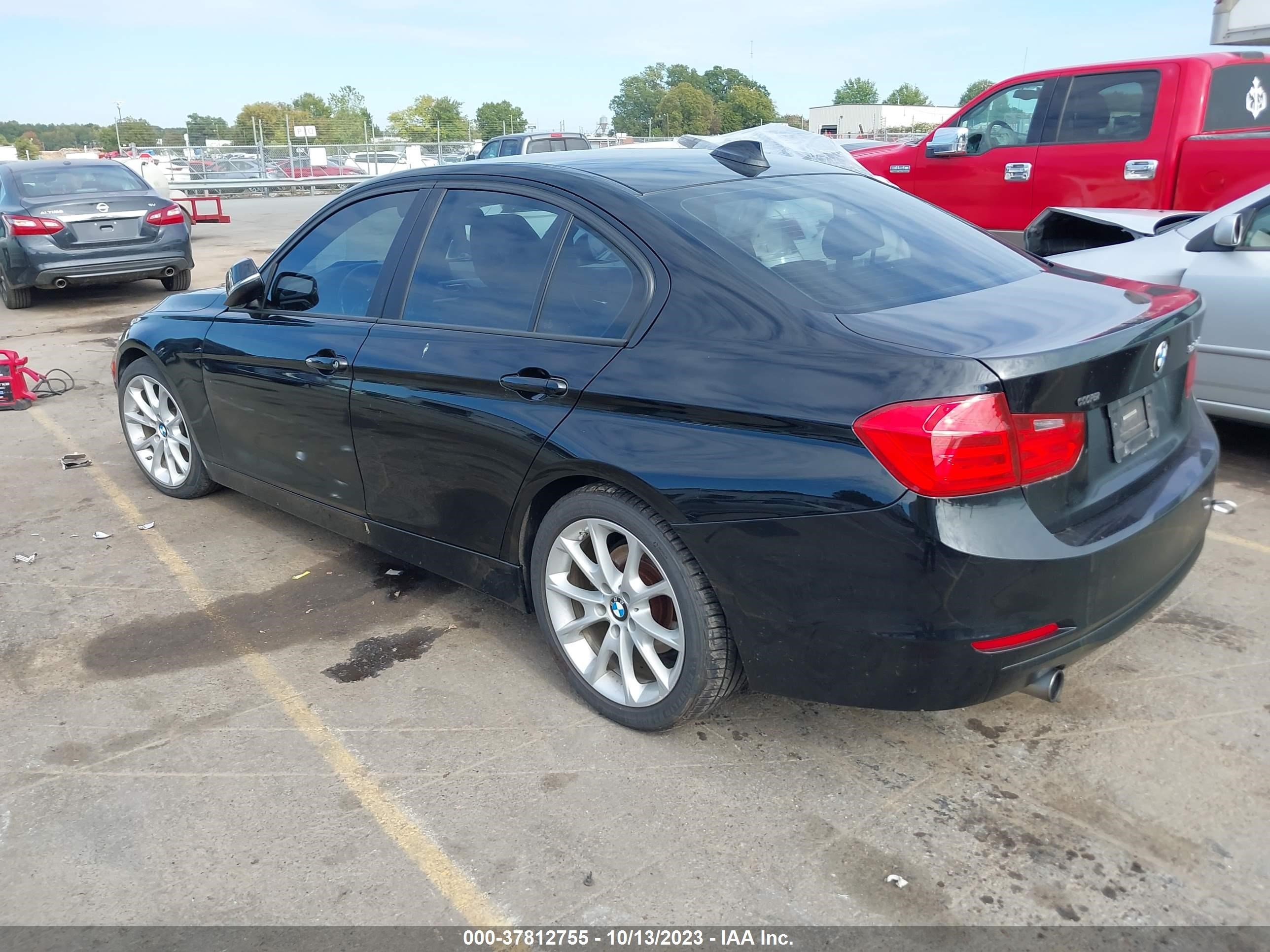 Photo 2 VIN: WBA3B1G5XENS77812 - BMW 3ER 