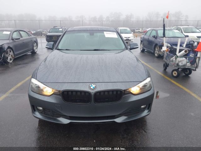 Photo 5 VIN: WBA3B1G5XFNT02127 - BMW 320I 