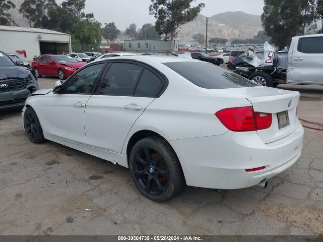 Photo 2 VIN: WBA3B1G5XFNT06176 - BMW 320I 