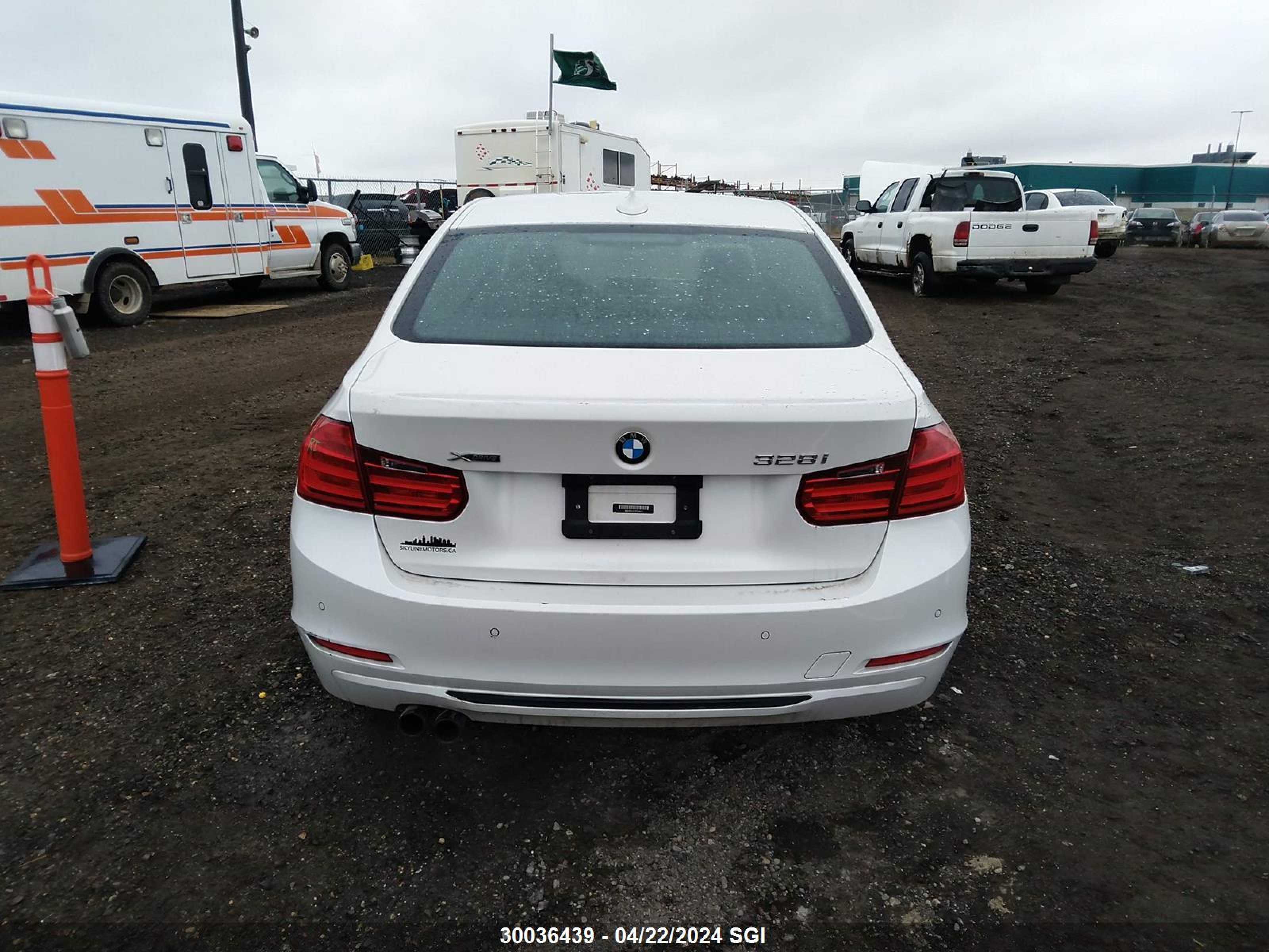 Photo 16 VIN: WBA3B3C51DF534477 - BMW 3ER 