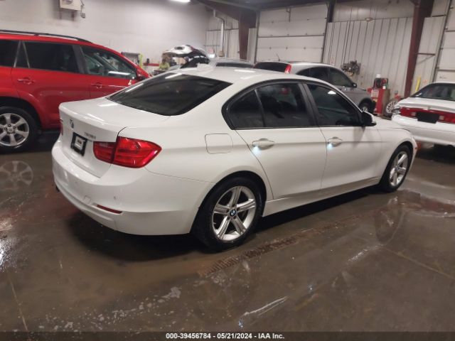 Photo 3 VIN: WBA3B3C52DF542197 - BMW 328I 