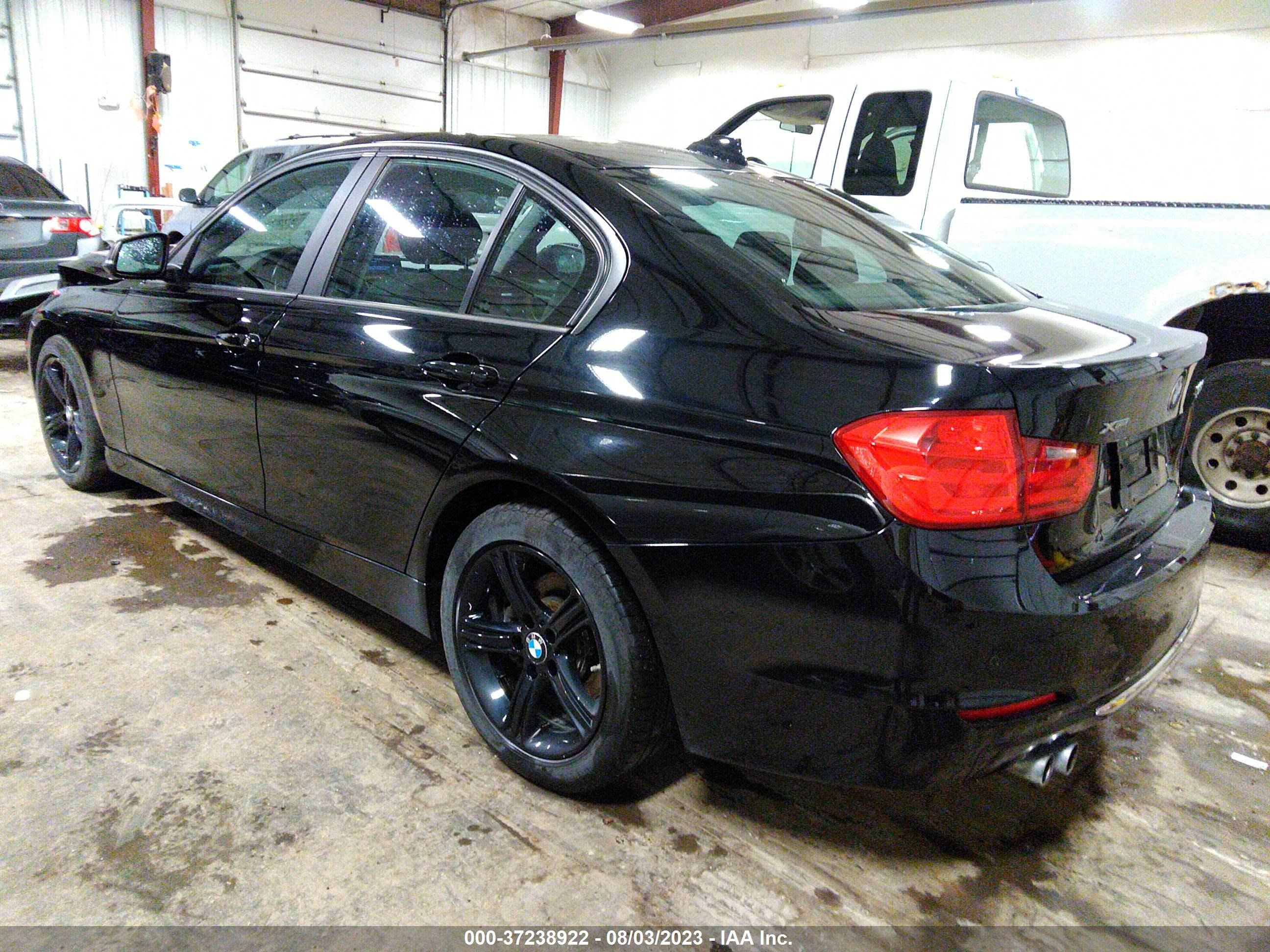 Photo 2 VIN: WBA3B3C52EJ977915 - BMW 3 SERIES 