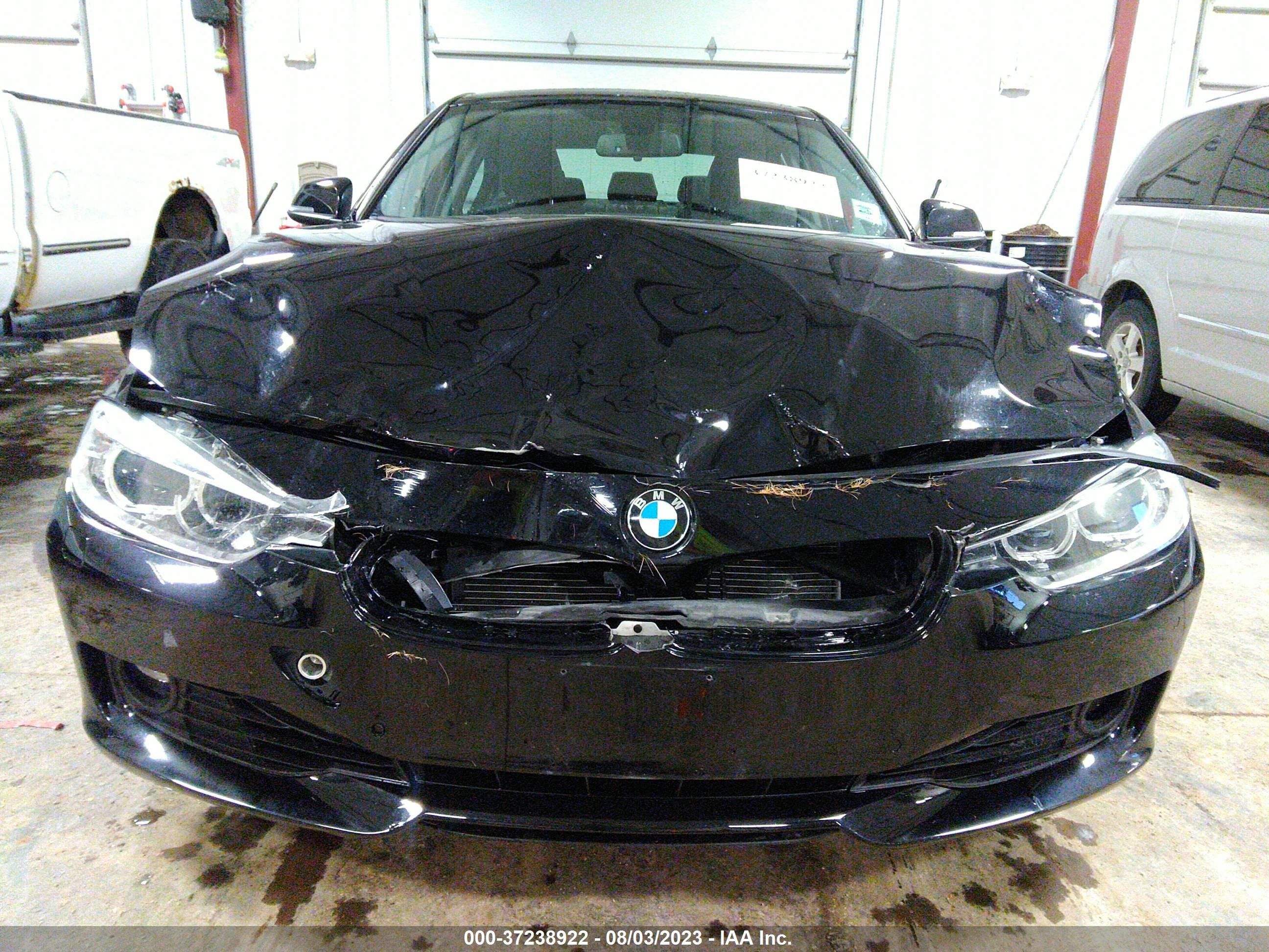 Photo 5 VIN: WBA3B3C52EJ977915 - BMW 3 SERIES 