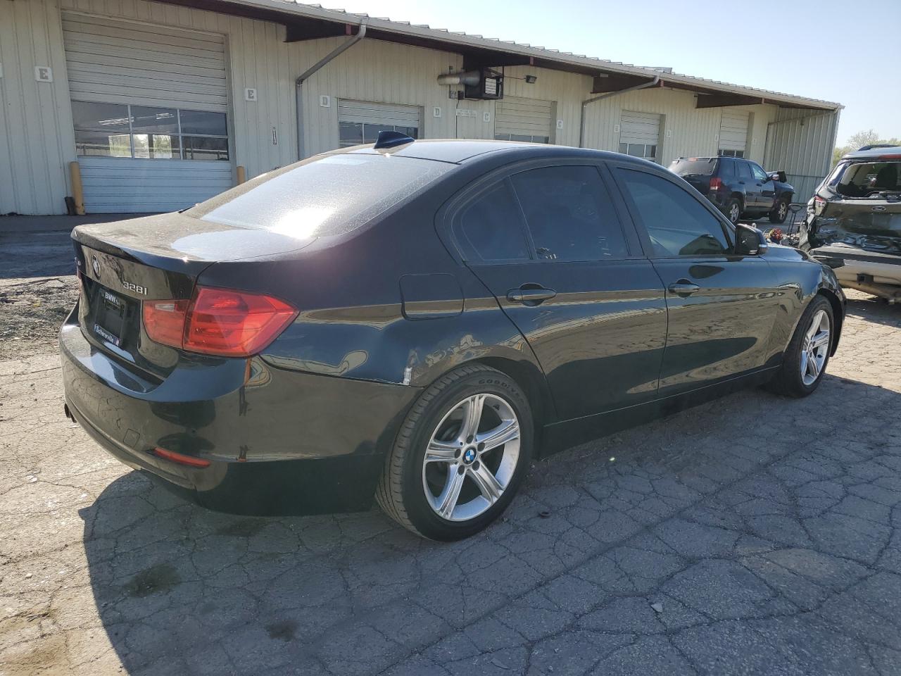 Photo 2 VIN: WBA3B3C52EJ980362 - BMW 3ER 