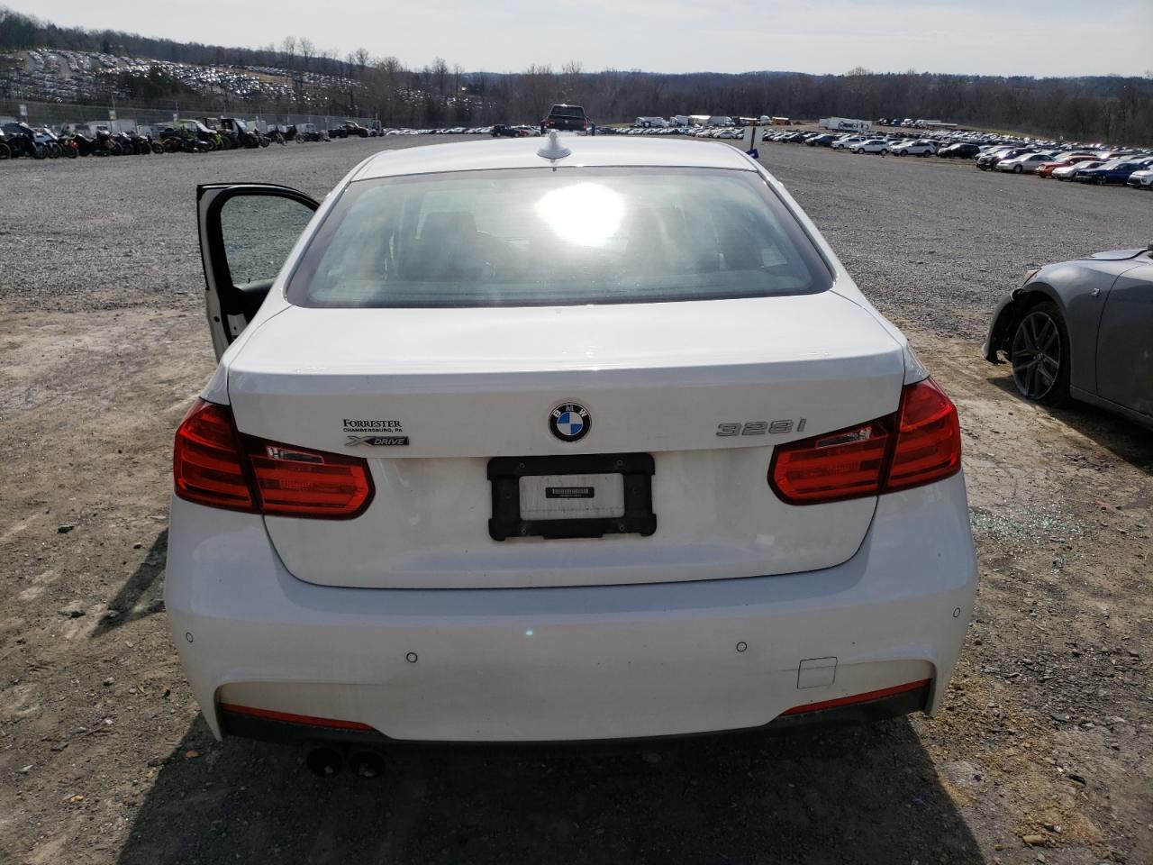 Photo 5 VIN: WBA3B3C52FJ985353 - BMW 3ER 