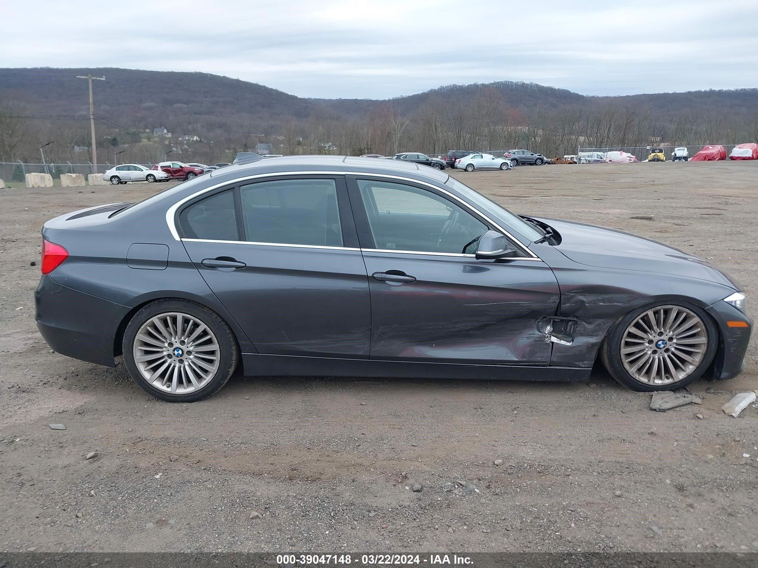 Photo 12 VIN: WBA3B3C53DF532634 - BMW 3ER 