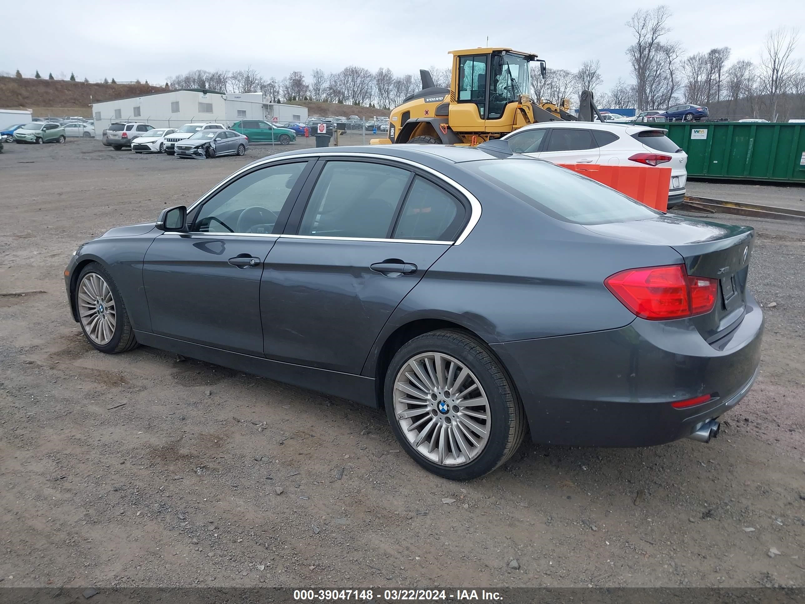 Photo 2 VIN: WBA3B3C53DF532634 - BMW 3ER 