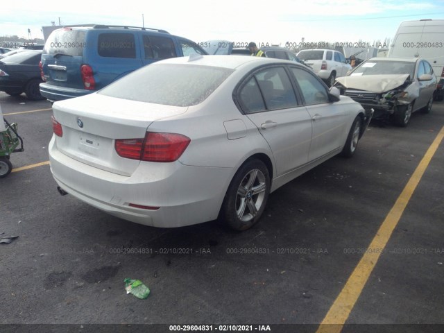 Photo 3 VIN: WBA3B3C5XDF532775 - BMW 3 SERIES 