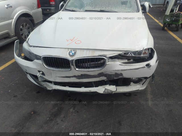 Photo 5 VIN: WBA3B3C5XDF532775 - BMW 3 SERIES 