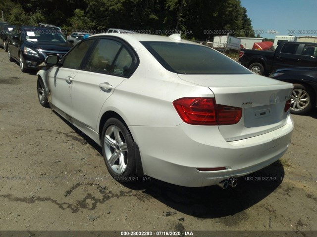 Photo 2 VIN: WBA3B3G50ENR81626 - BMW 3 