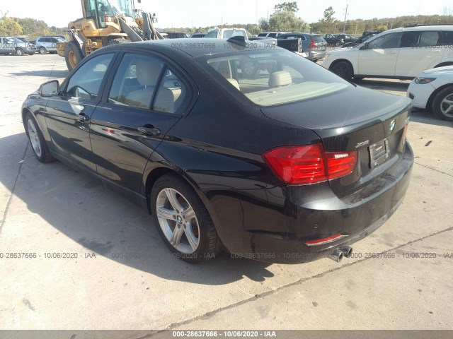 Photo 2 VIN: WBA3B3G50ENR83411 - BMW 3 