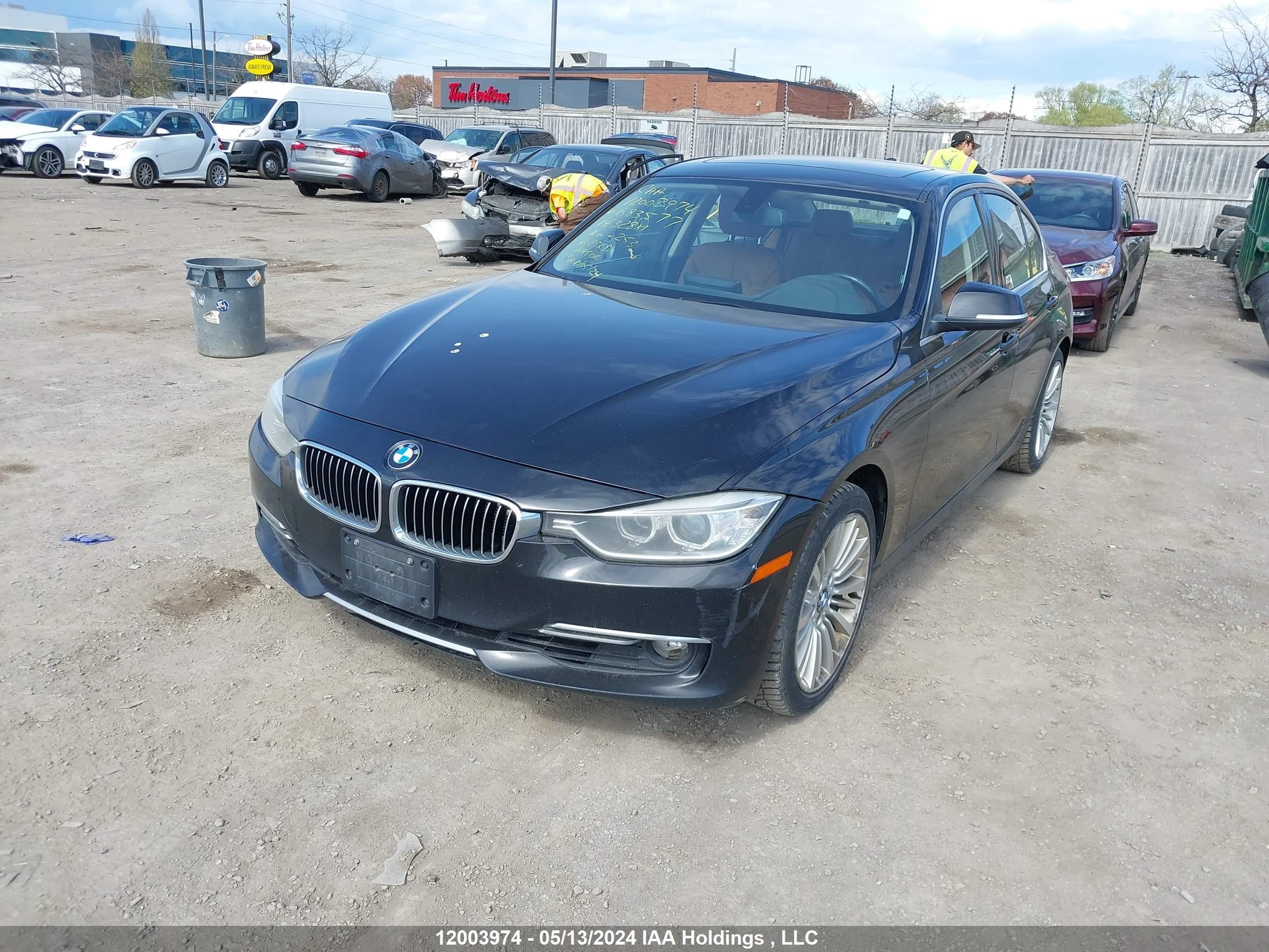 Photo 1 VIN: WBA3B3G51ENR83577 - BMW 3ER 