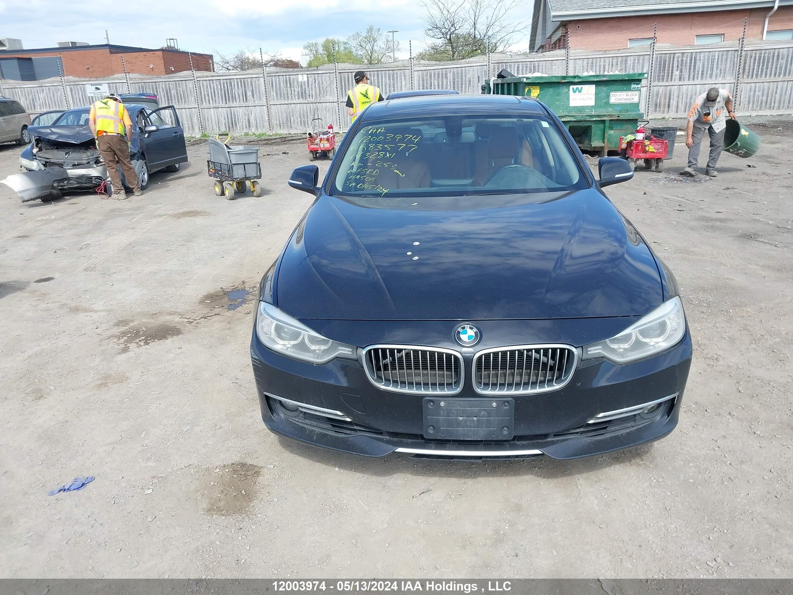 Photo 11 VIN: WBA3B3G51ENR83577 - BMW 3ER 