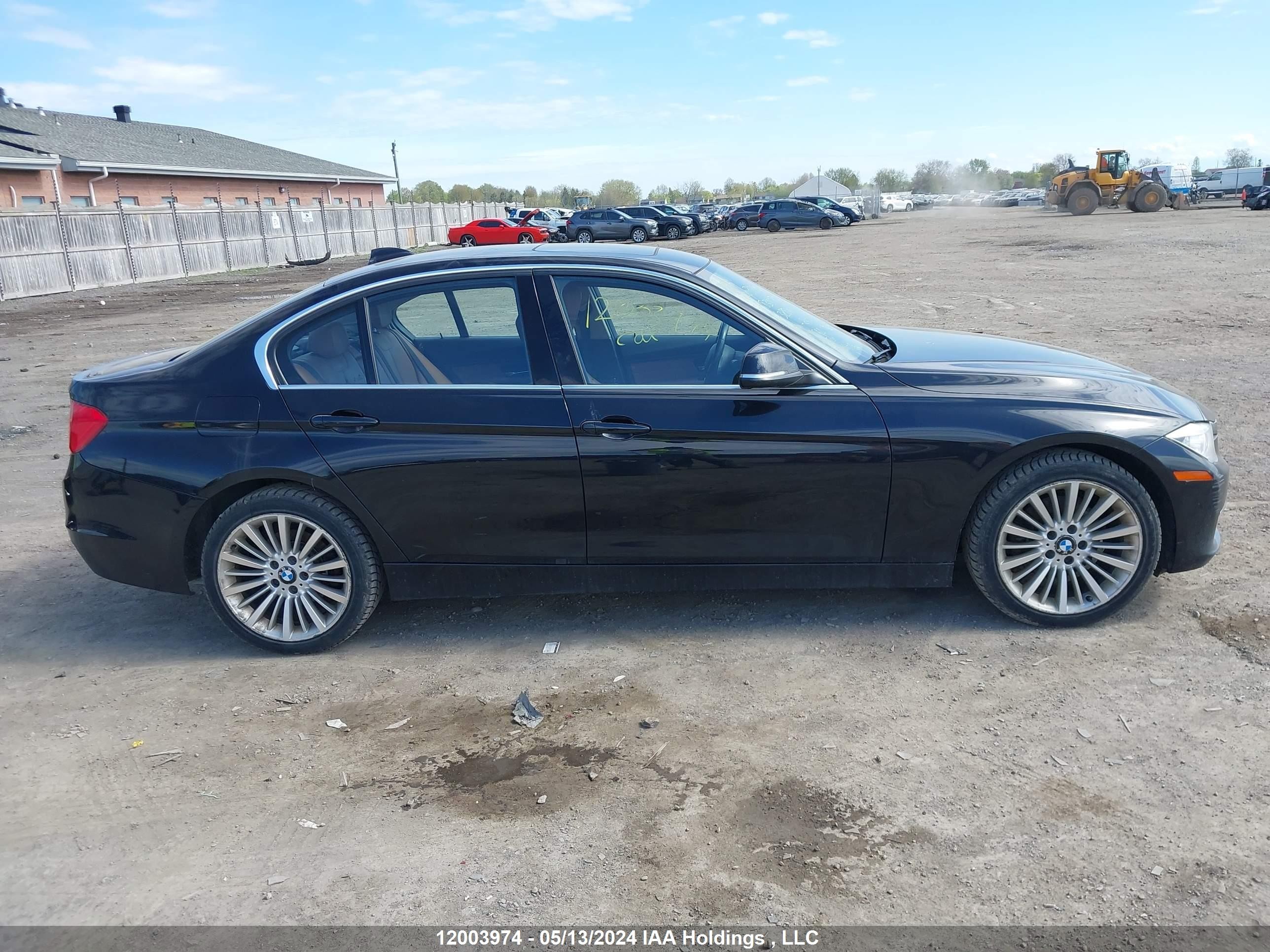 Photo 12 VIN: WBA3B3G51ENR83577 - BMW 3ER 