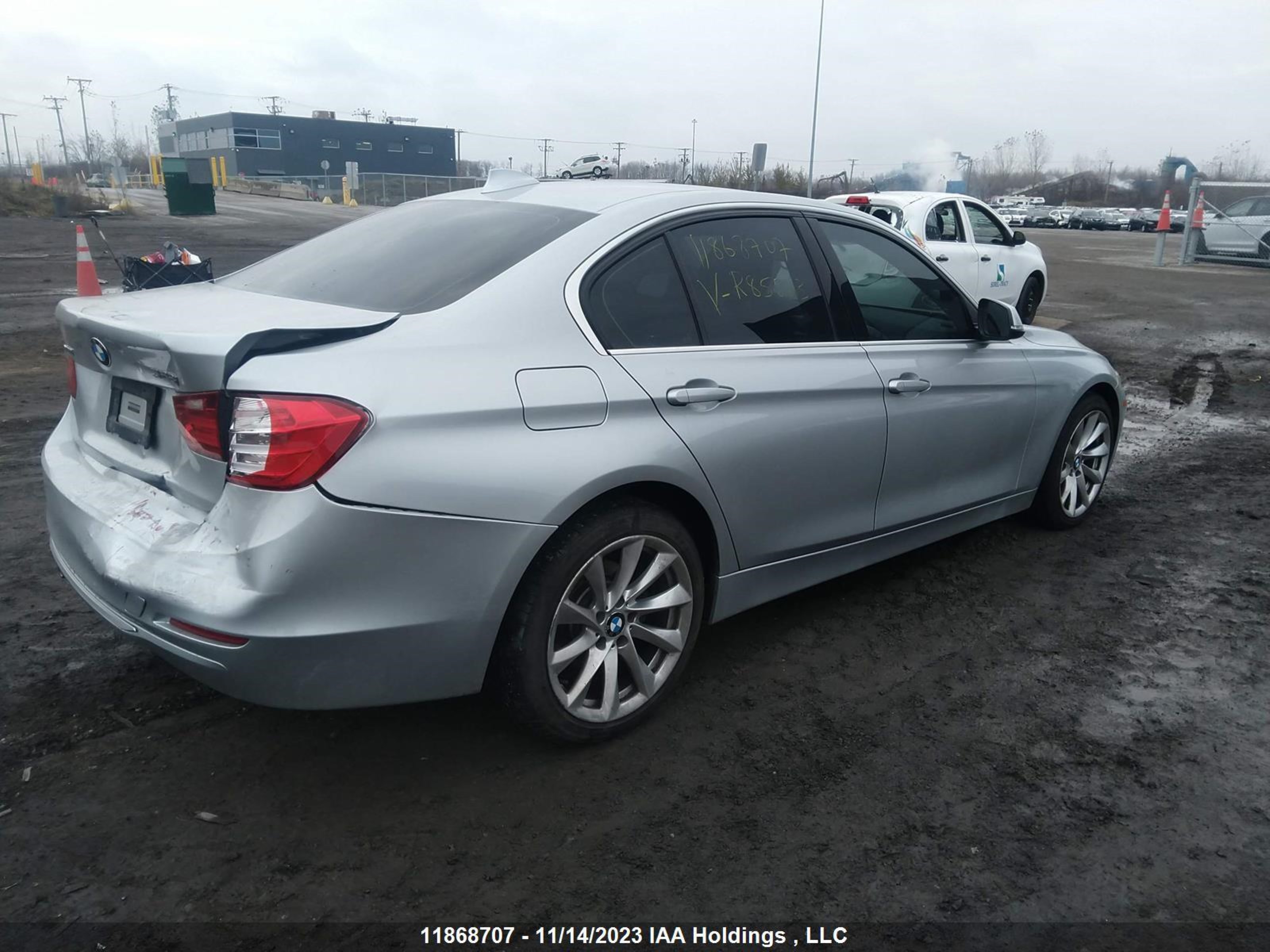 Photo 3 VIN: WBA3B3G52ENR85063 - BMW 3ER 