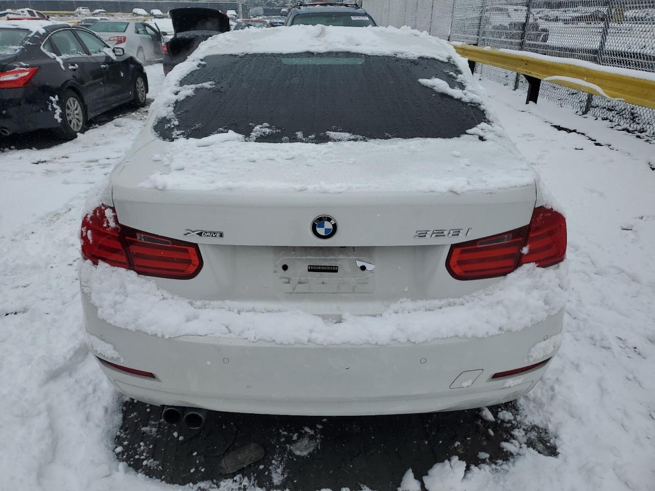 Photo 5 VIN: WBA3B3G52FNR86330 - BMW 3ER 