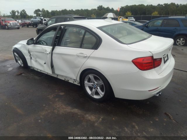 Photo 2 VIN: WBA3B3G53ENR82236 - BMW 3 SERIES 