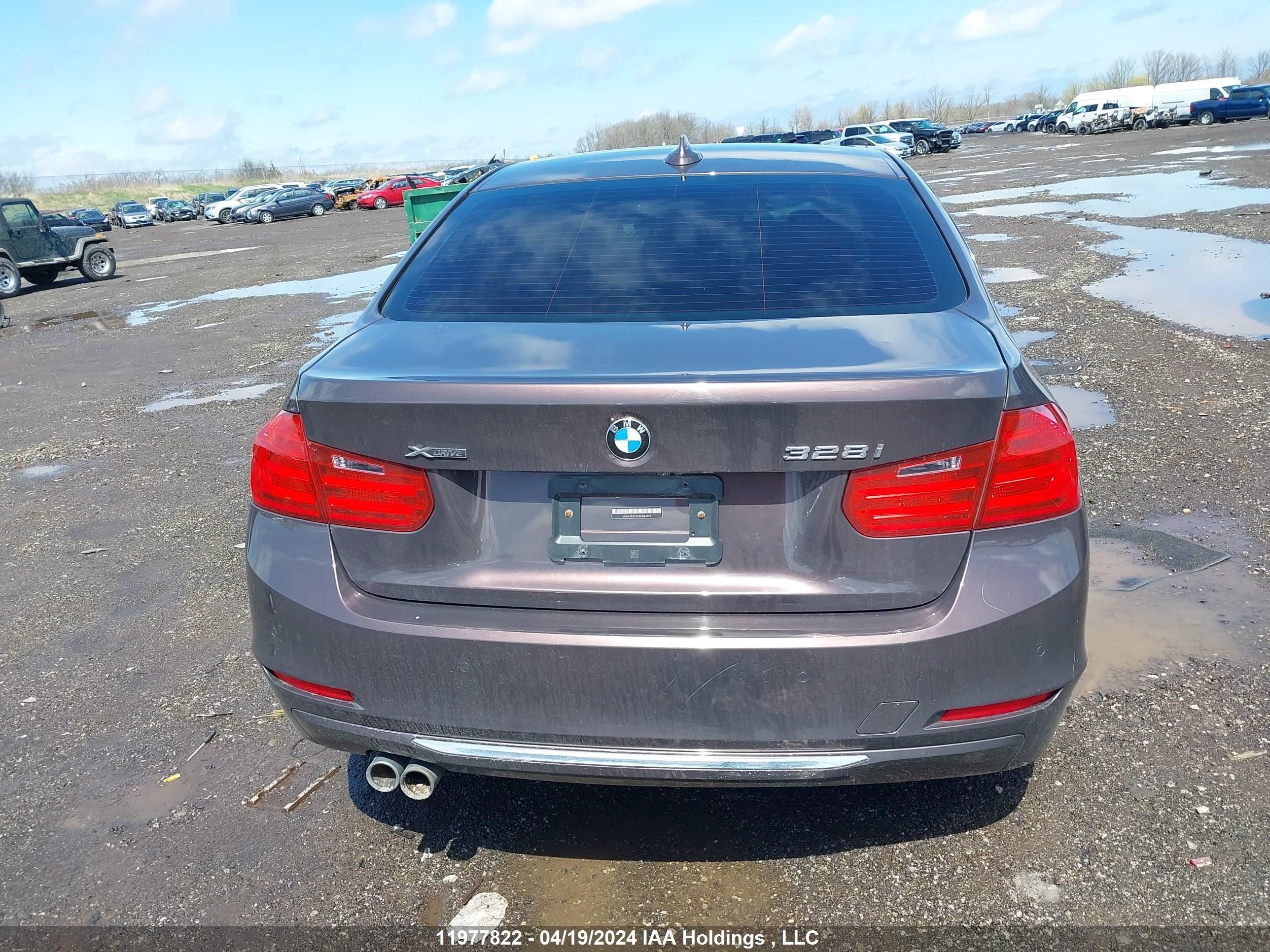 Photo 14 VIN: WBA3B3G57ENR83891 - BMW 3ER 