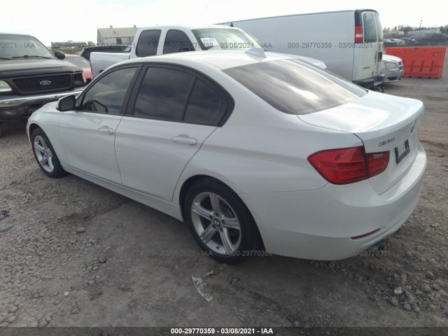 Photo 2 VIN: WBA3B3G58ENR82264 - BMW 3 