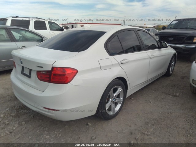 Photo 3 VIN: WBA3B3G58ENR82264 - BMW 3 