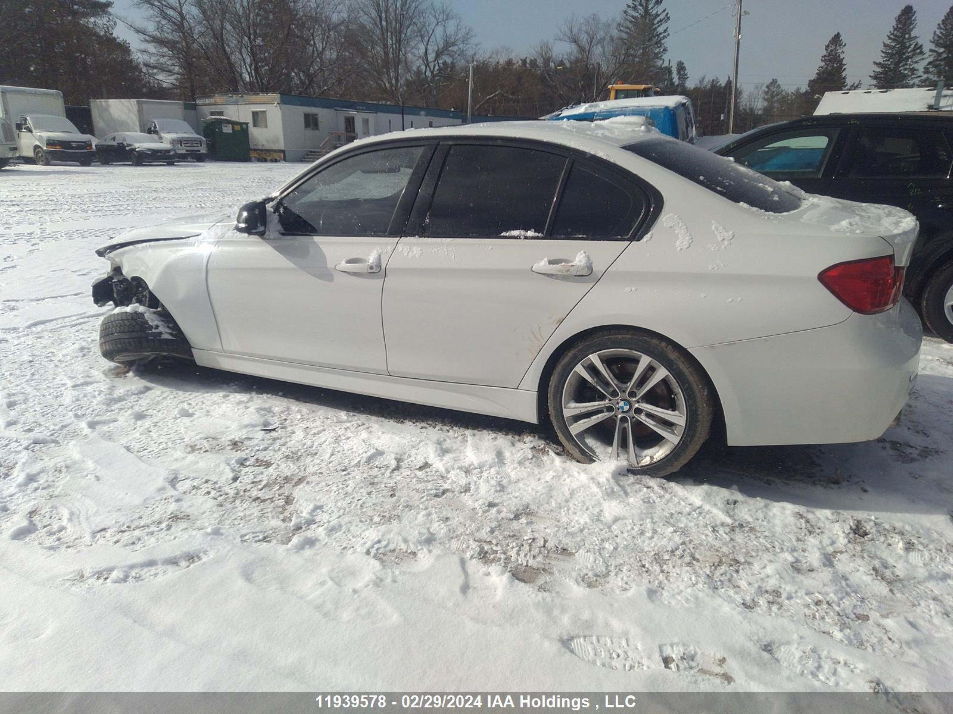 Photo 12 VIN: WBA3B3G58FNT18306 - BMW 3ER 