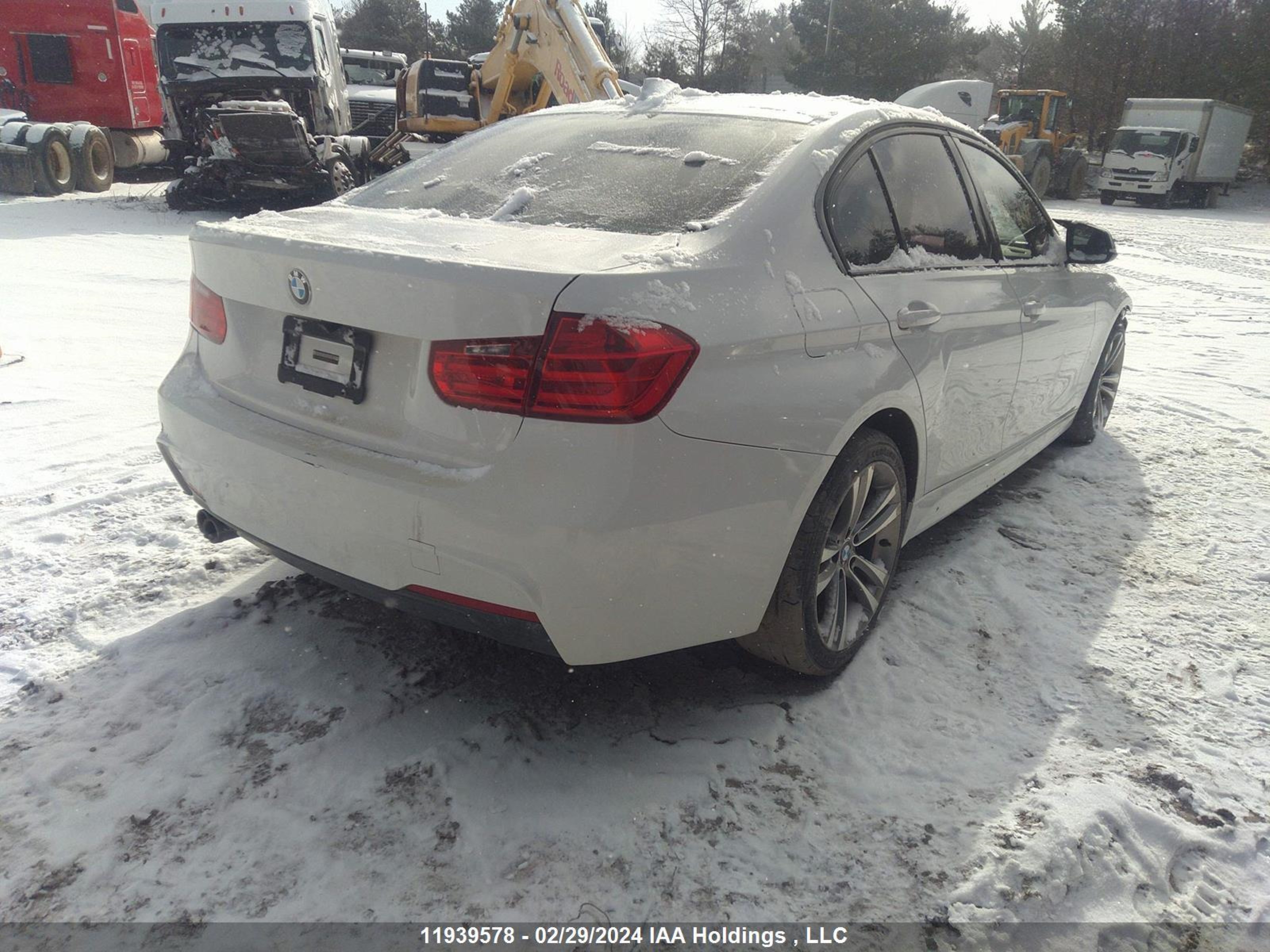 Photo 3 VIN: WBA3B3G58FNT18306 - BMW 3ER 