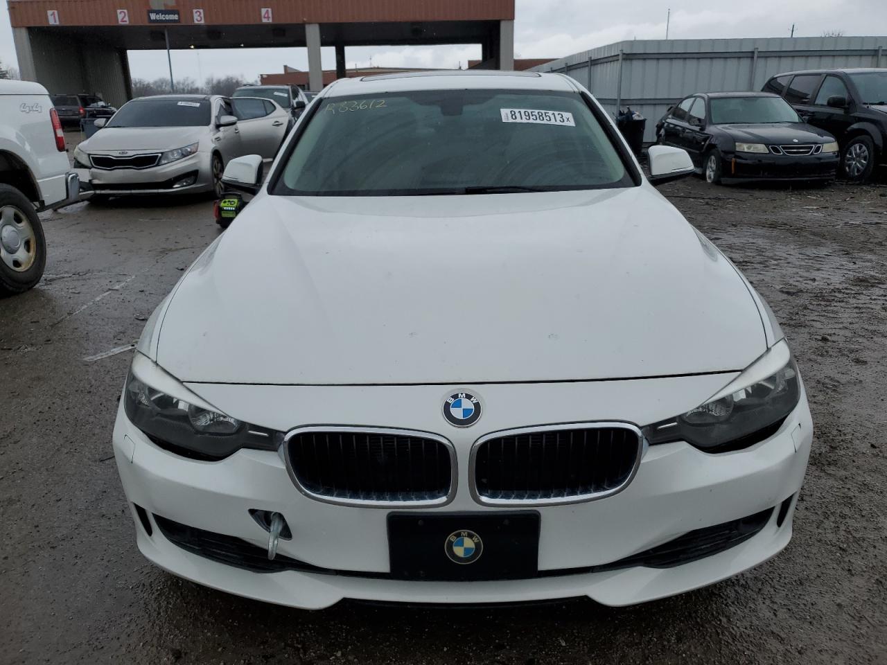 Photo 4 VIN: WBA3B3G5XENR83612 - BMW 3ER 