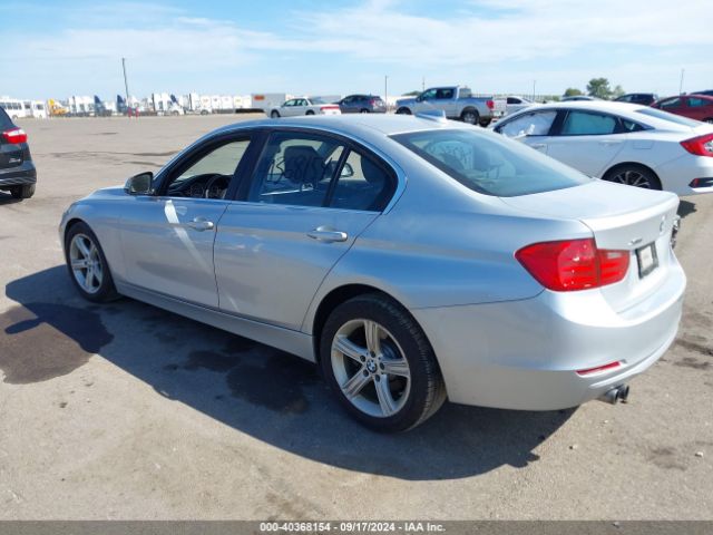 Photo 2 VIN: WBA3B3G5XFNR86415 - BMW 328I 