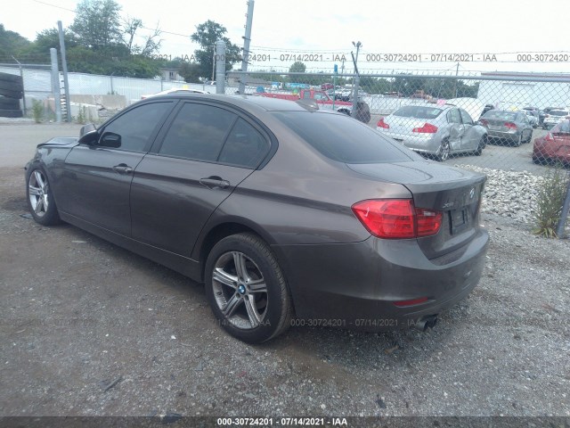 Photo 2 VIN: WBA3B5C50DF595010 - BMW 3 