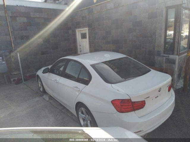 Photo 2 VIN: WBA3B5C51FF959910 - BMW 328I 