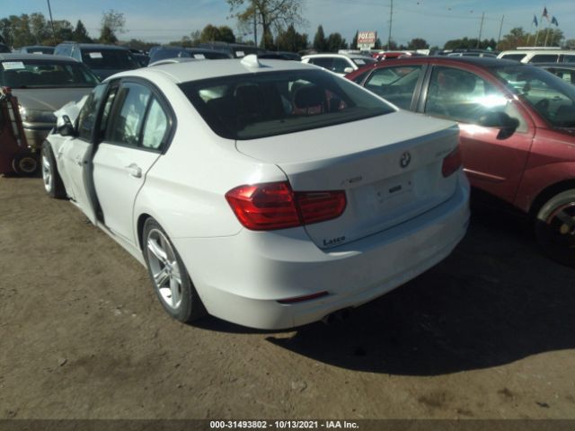 Photo 2 VIN: WBA3B5C52EP542630 - BMW 3 