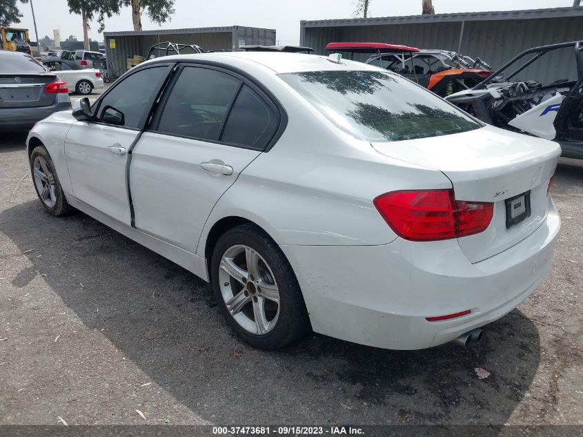 Photo 2 VIN: WBA3B5C52FP654359 - BMW 328I 