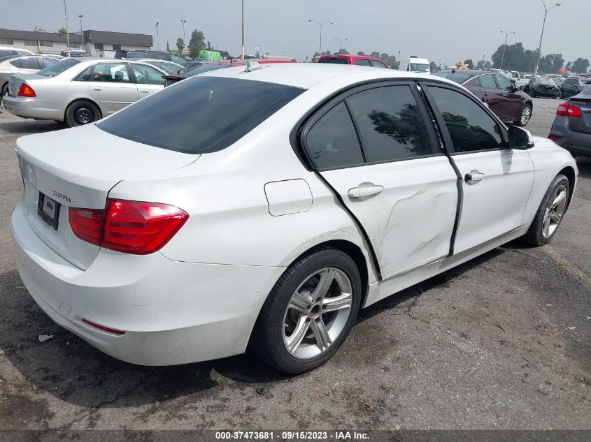 Photo 3 VIN: WBA3B5C52FP654359 - BMW 328I 