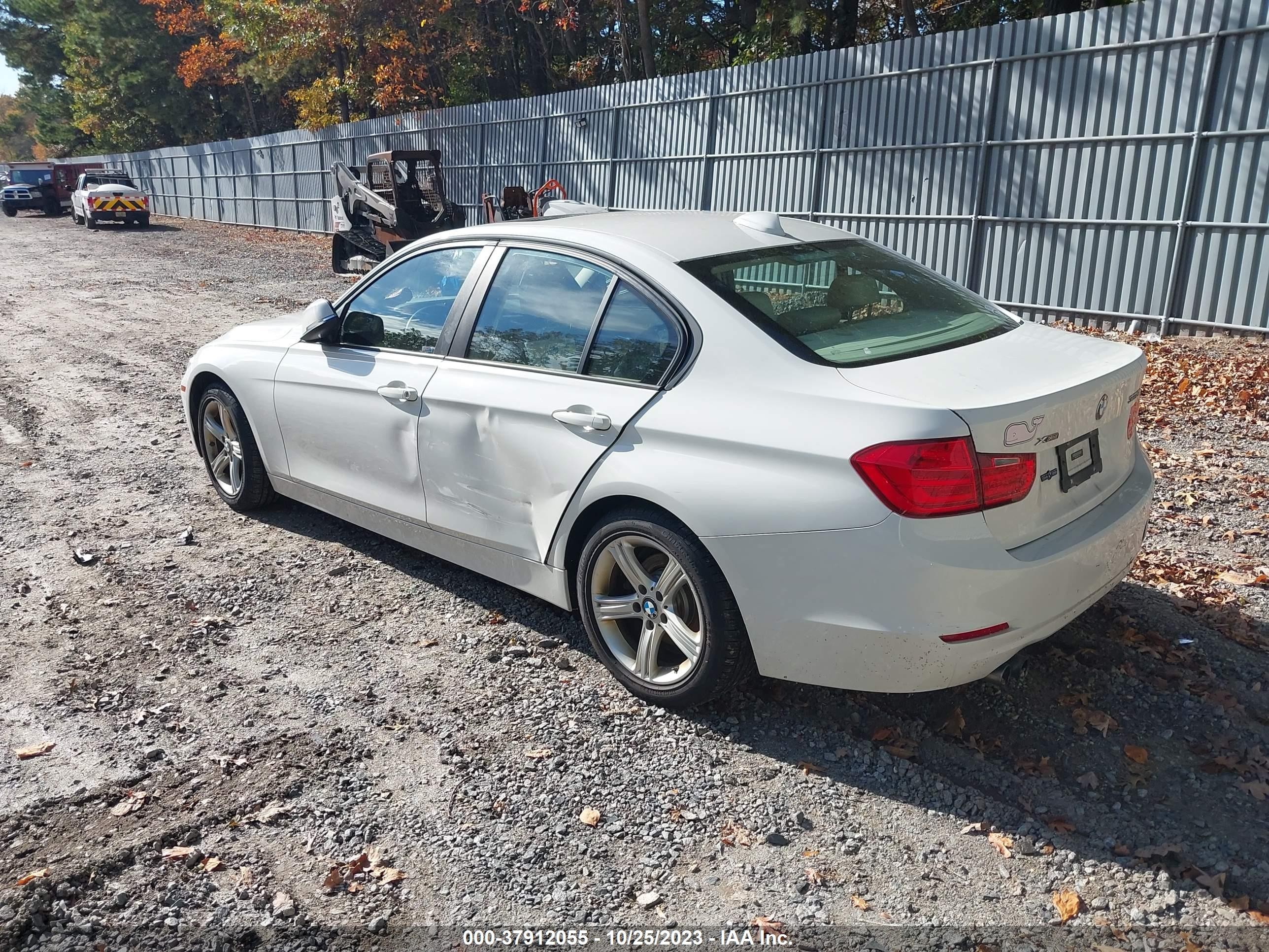 Photo 2 VIN: WBA3B5C53EP544418 - BMW 3ER 