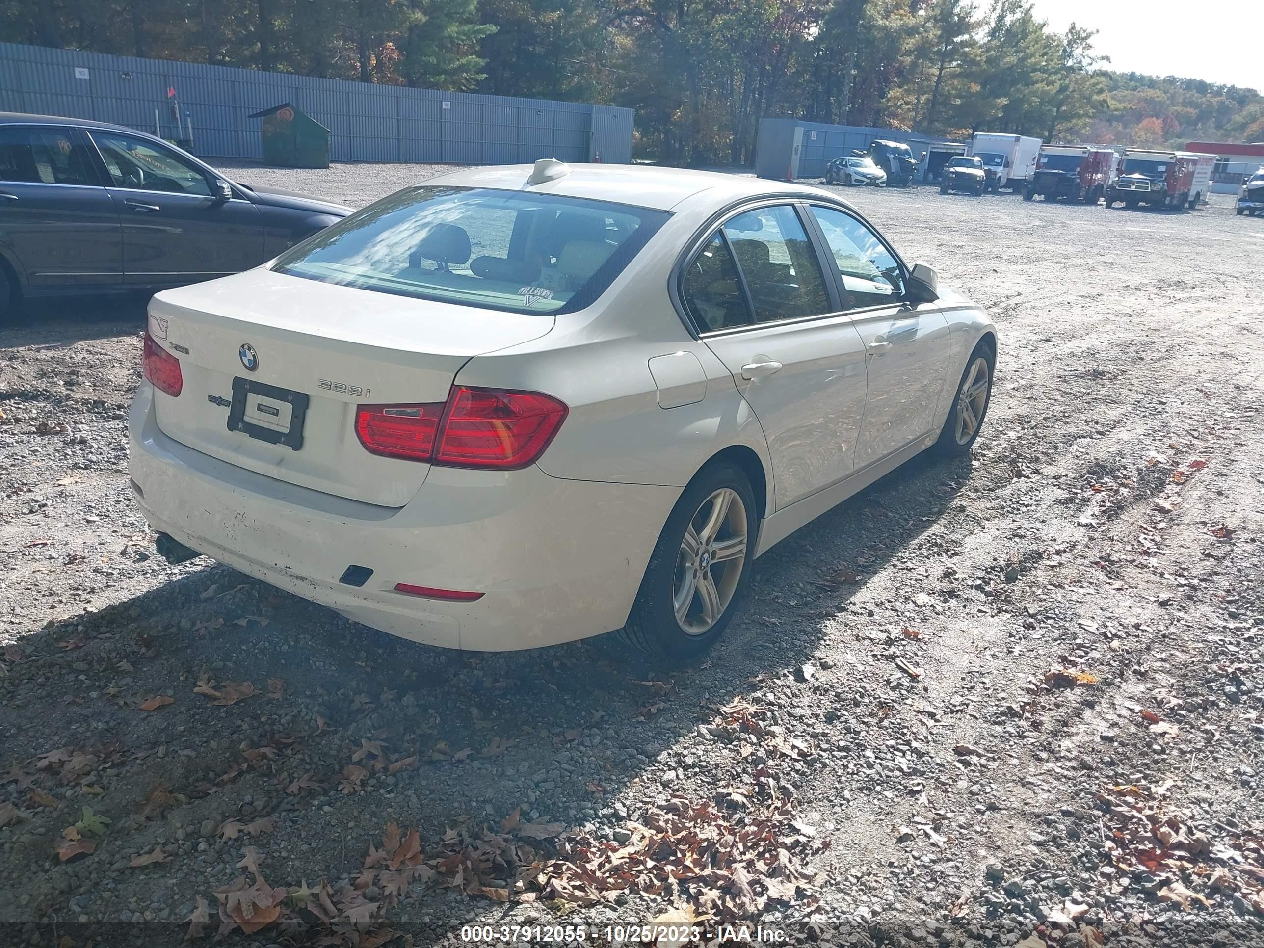 Photo 3 VIN: WBA3B5C53EP544418 - BMW 3ER 