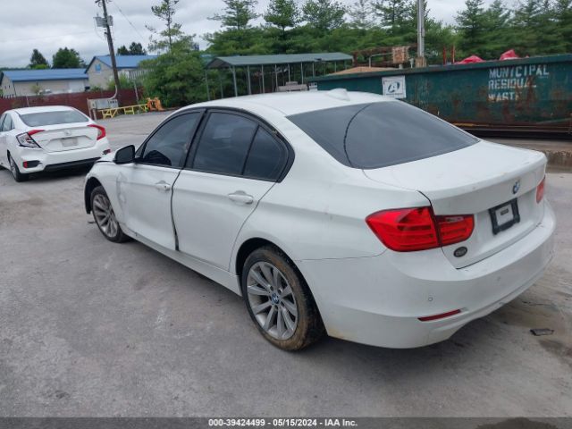 Photo 2 VIN: WBA3B5C53FF961335 - BMW 328I 