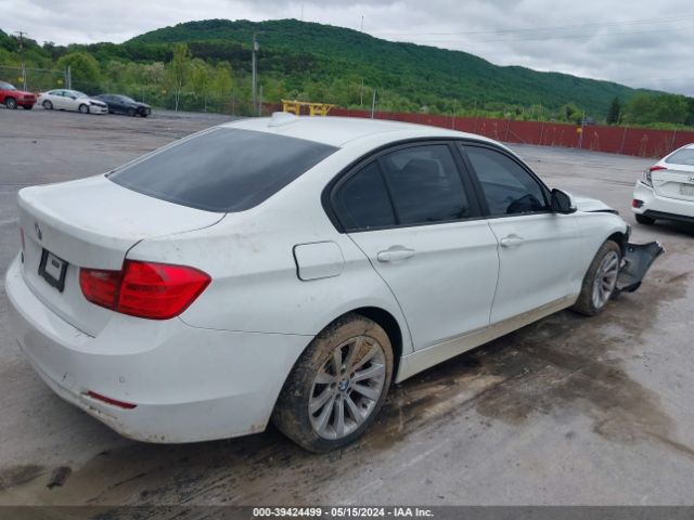 Photo 3 VIN: WBA3B5C53FF961335 - BMW 328I 