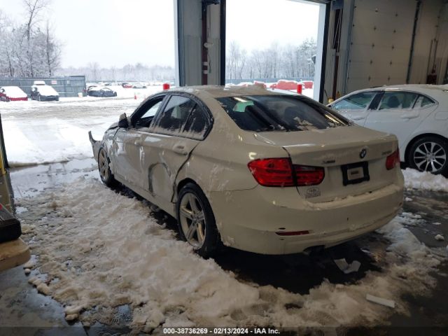 Photo 2 VIN: WBA3B5C54DF599156 - BMW 328I 